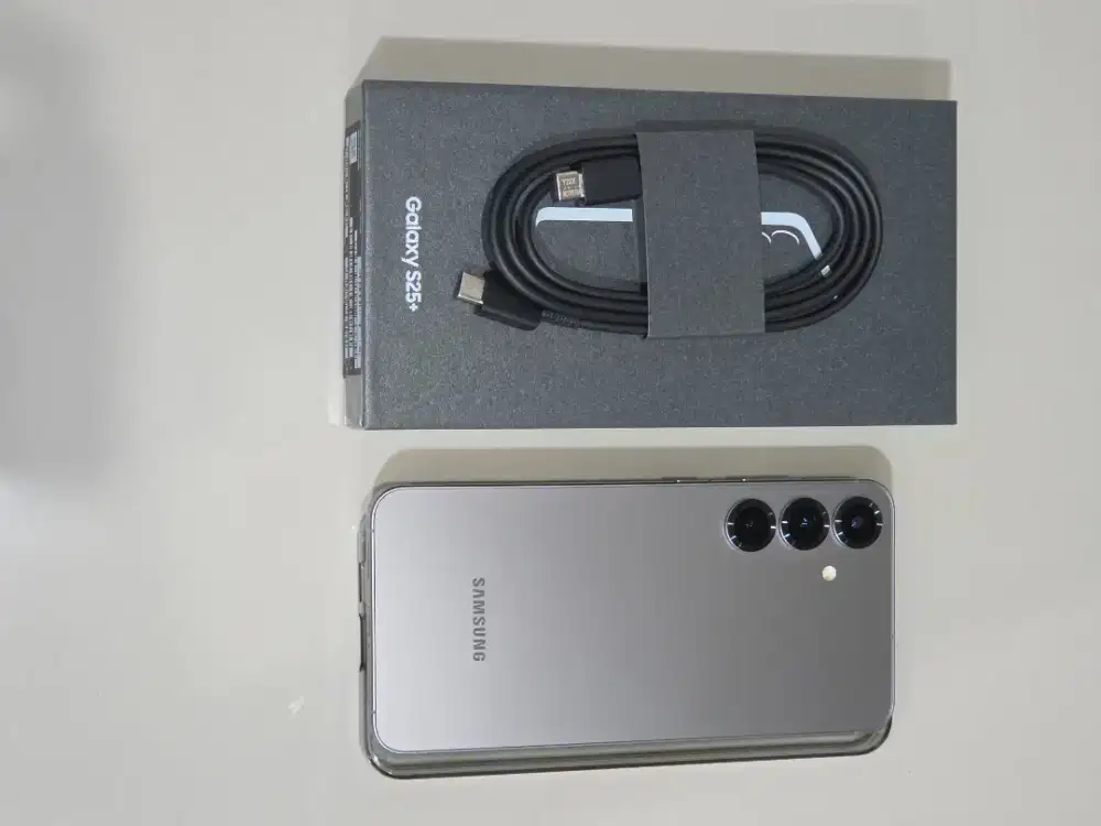 Samsung S25+ 12Gb/512Gb Silver Shadow