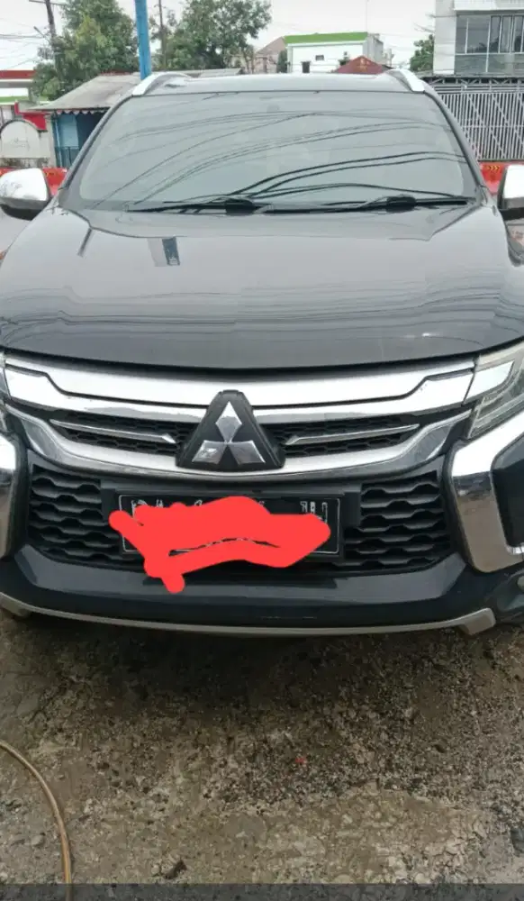 Di jual pajero sport 2.4 dakar