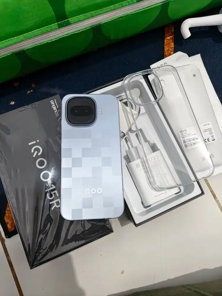 IQOO 15R BNOB Ram 12GB Rom 512GB Tertinggi
 No minus