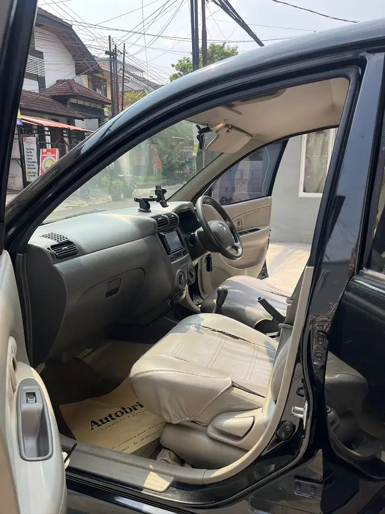 Toyota Avanza 2010 Bensin