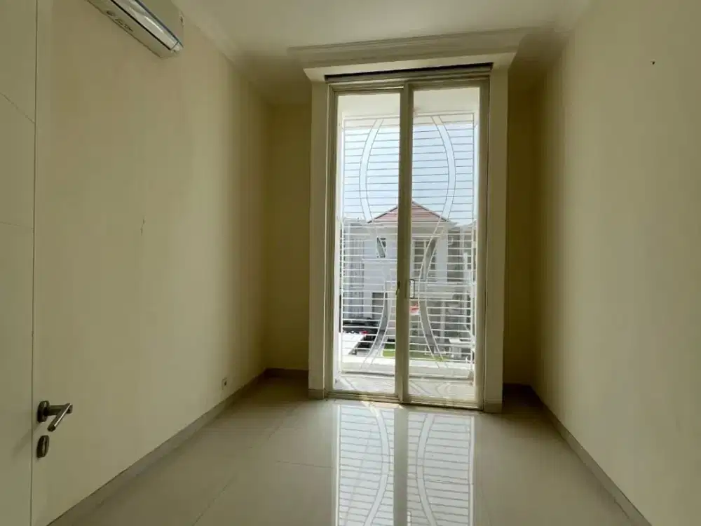 Disewakan Rumah di Long Beach Pakuwon City Full Furnish