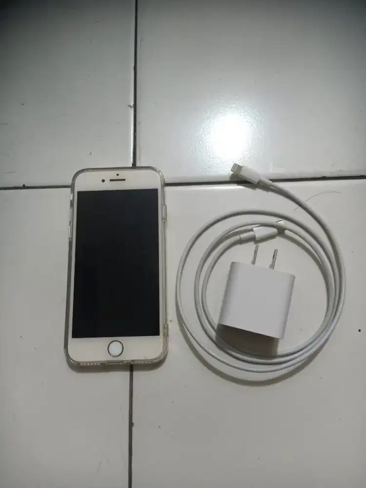 iPhone 8 64gb inter