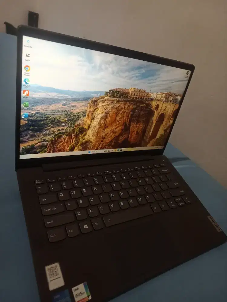 Lenovo ideapad 5 14iTL05
Processor  Core i5 1135G7 (Gen 11)