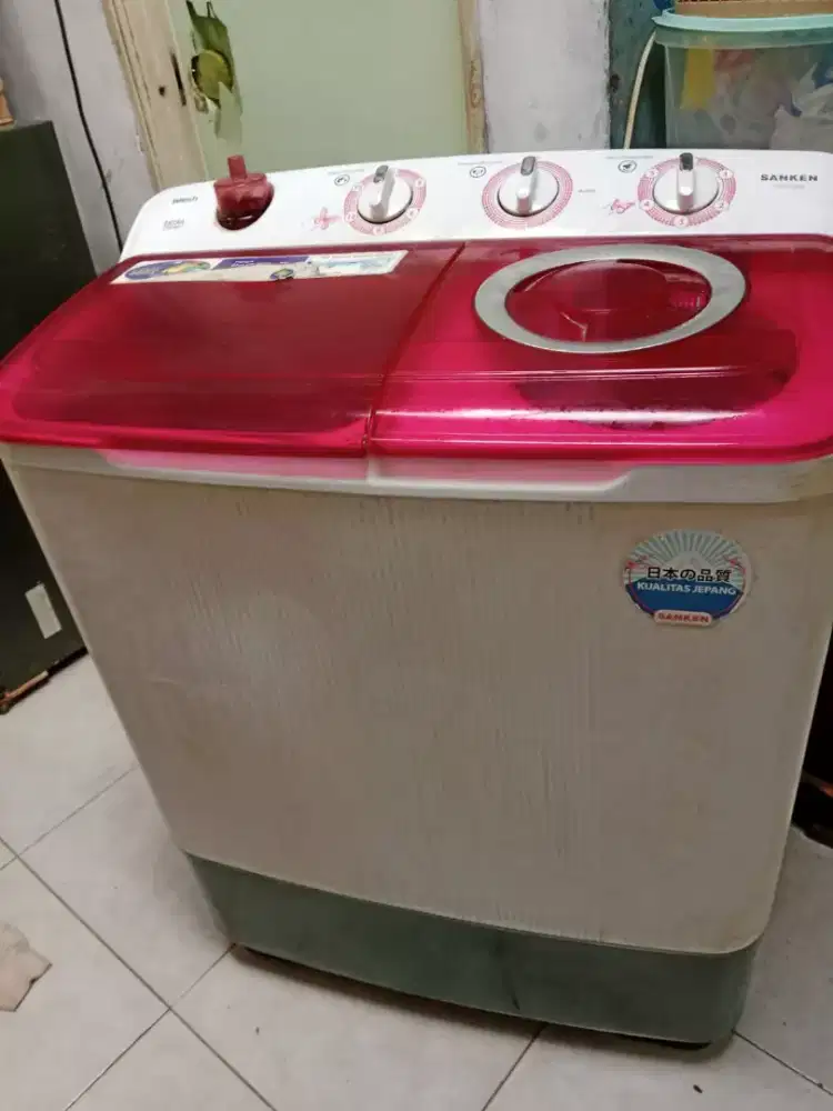 Mesin cuci 2 tabung merk sanken