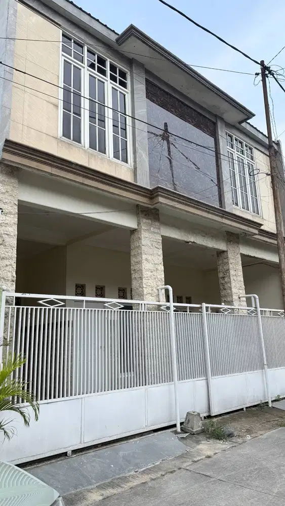 DIJUAL RUMAH 2 LANTAI LUAS & STRATEGIS DI PUSKOPAD MOJOKERTO