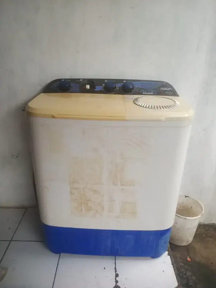 Mesin Cuci Merek AQUA