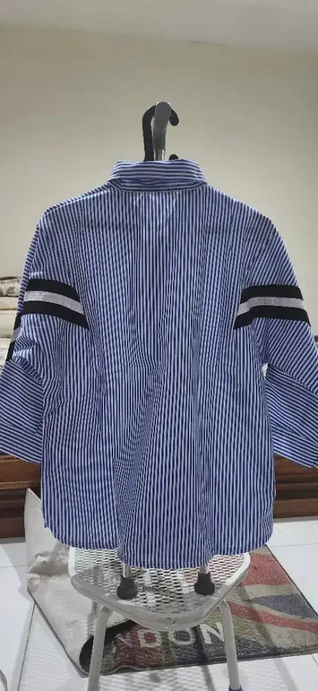 Kemeja wanita, biru garis