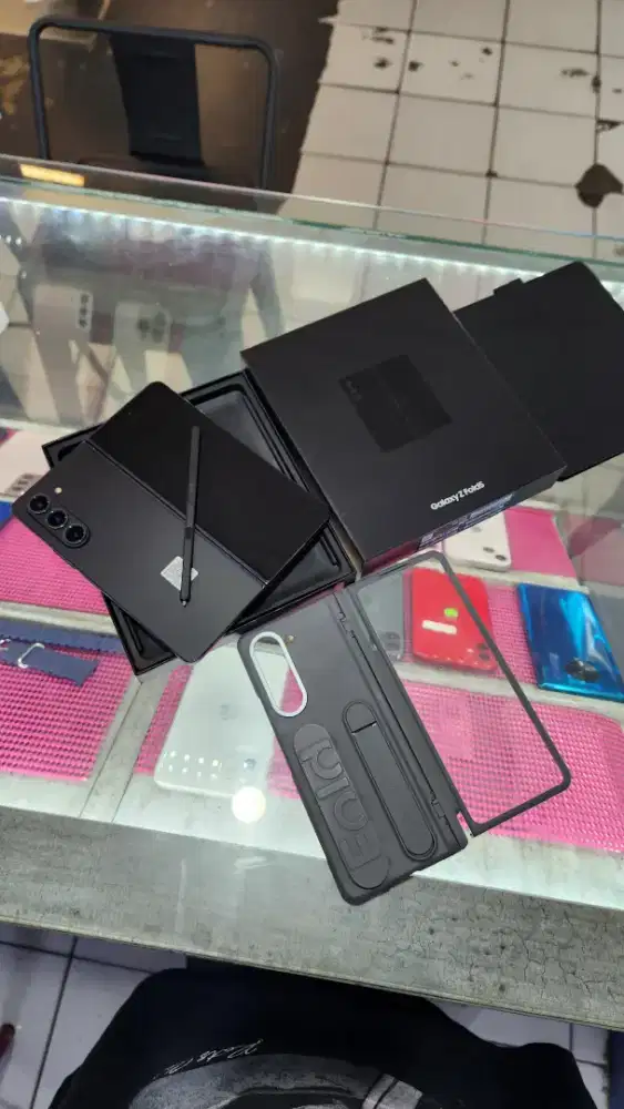 Samsung Z Fold 5 12/256GB sein resmi mulus super + Case spen