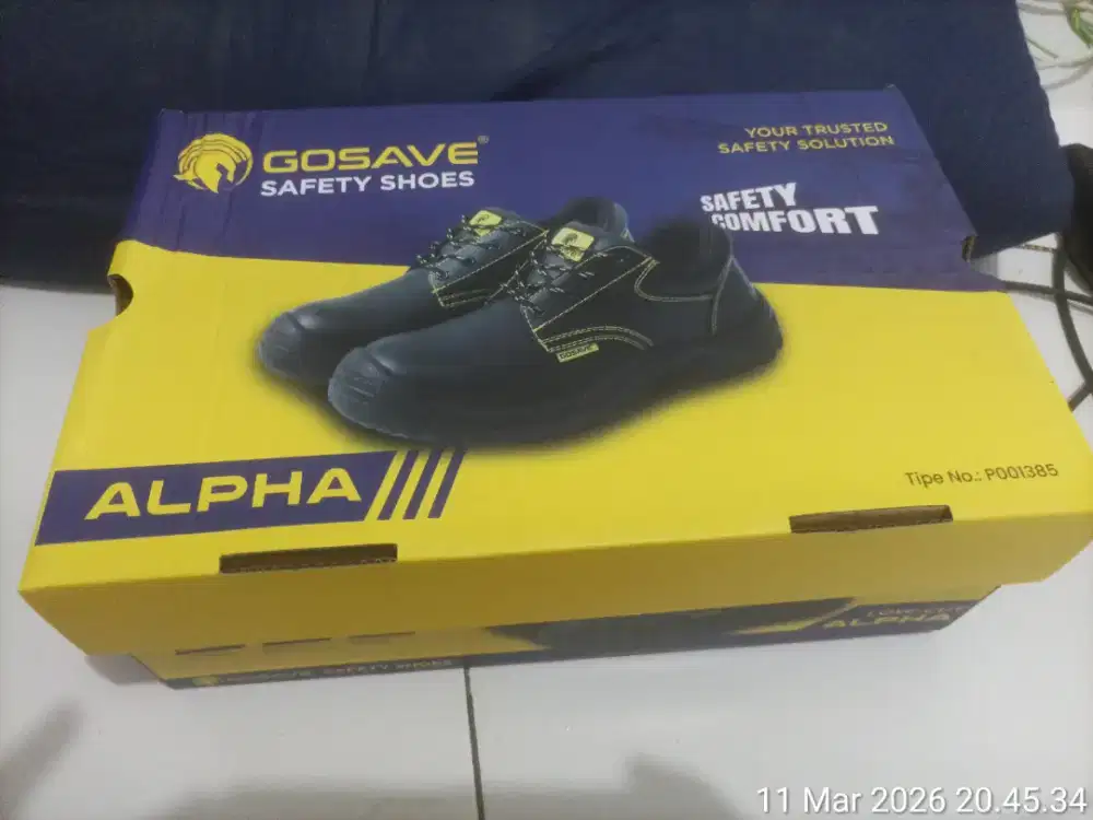 Sepatu boot safety