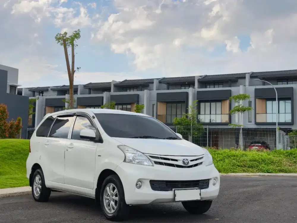 TOYOTA AVANZA PUTIH NIK 2013 LOW KM KONDISI SIAP PAKAI