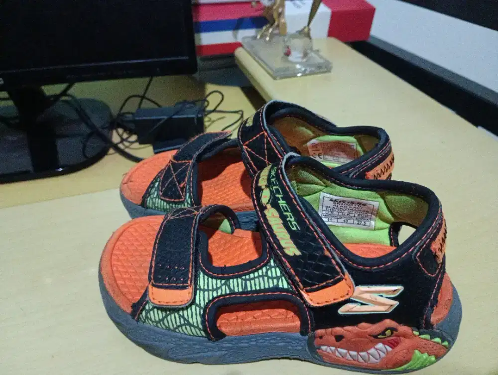 Garage Sale!! Sendal anak Skechers original murmer