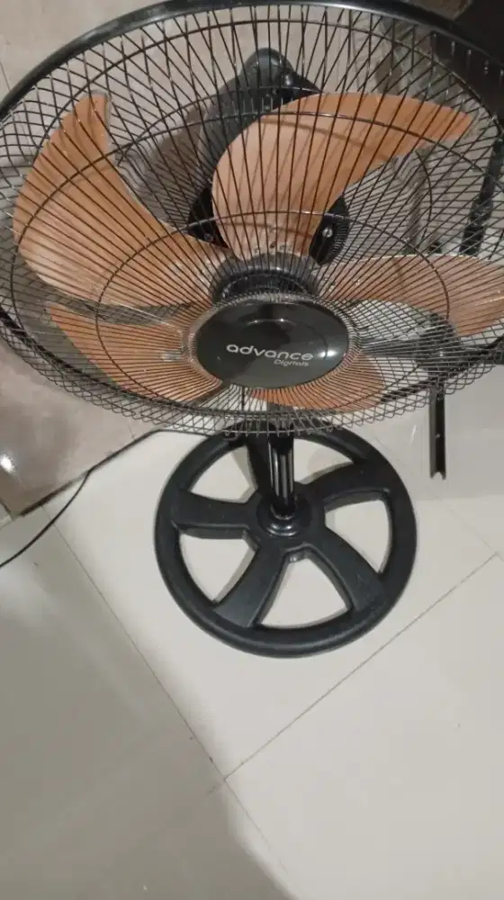 Dijual kipas Advance 18