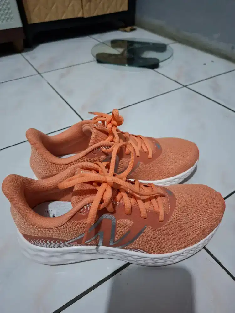 Jual sepatu nb 411