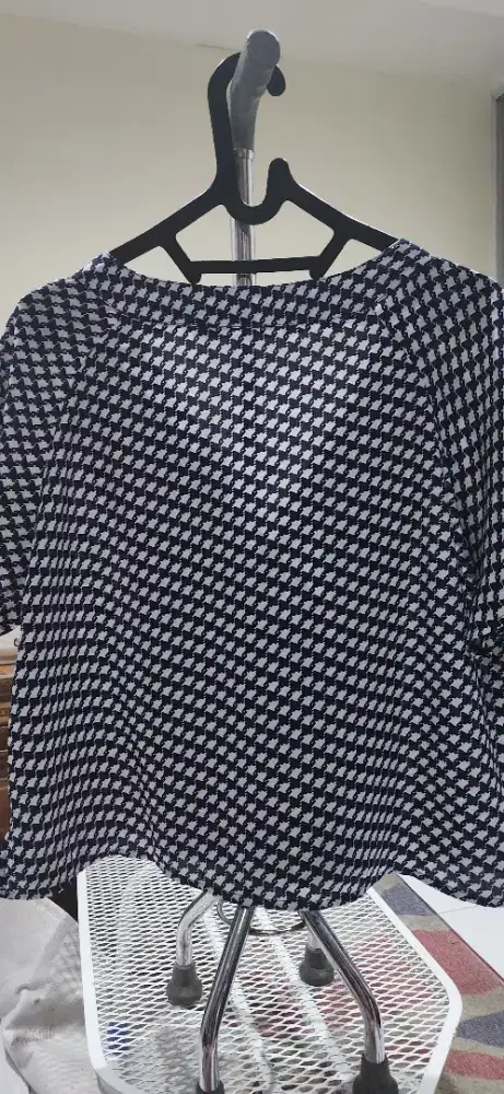 Blus biru merk minimal