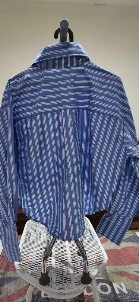 Kemeja biru garis garis pendek