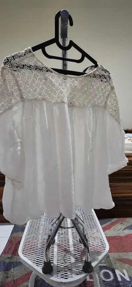 Blus wanita, cream, merk zara