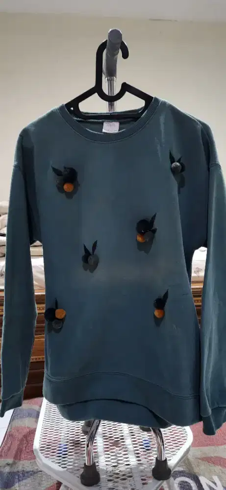 Sweater hijau lucu, merk zara