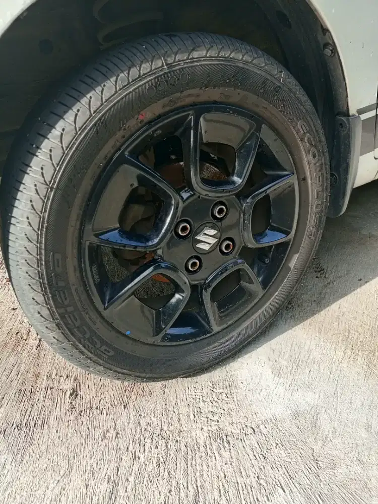 Velg oem Suzuki Ignis R15 plus ban baru semua
