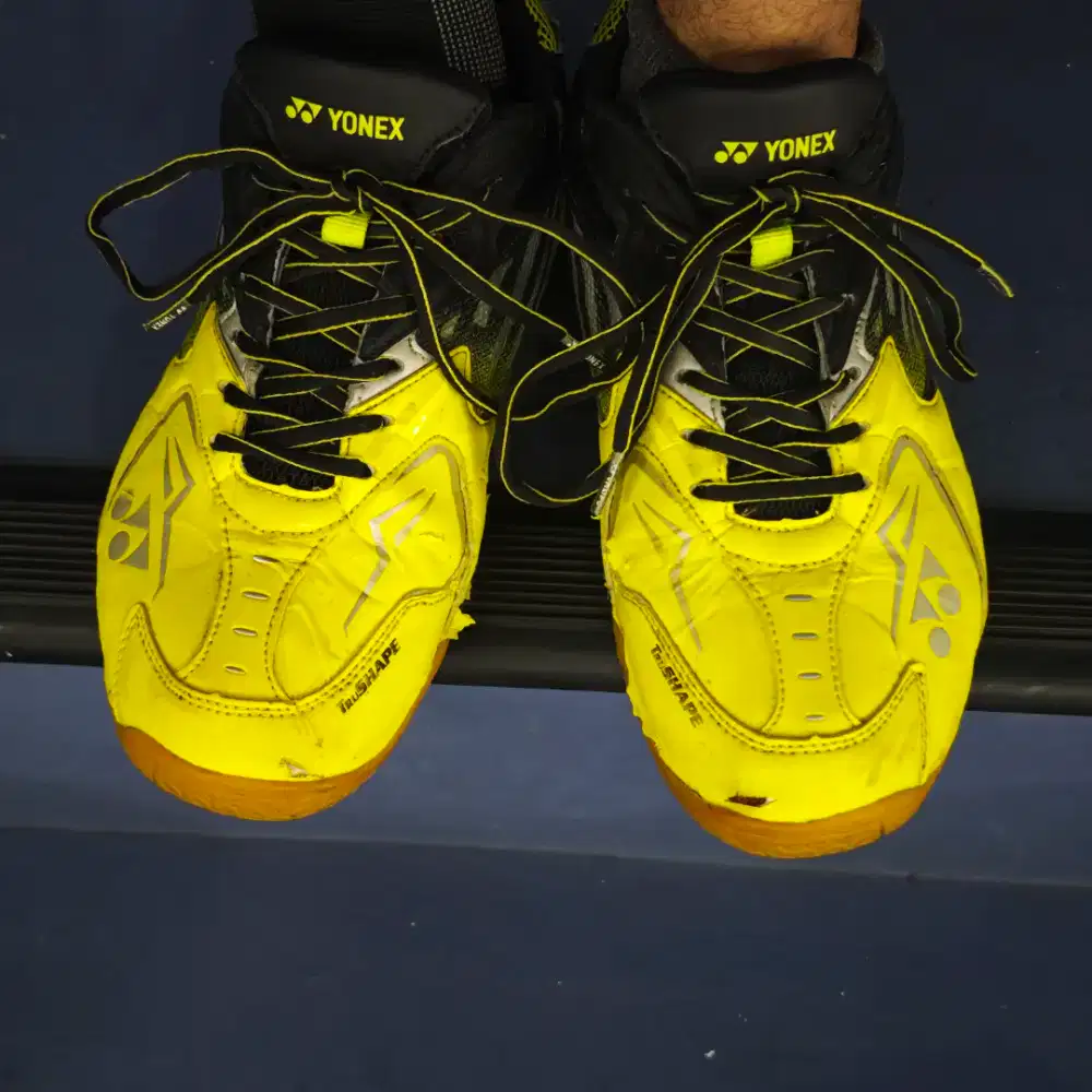 Sepatu Badminton Yonex Lining original