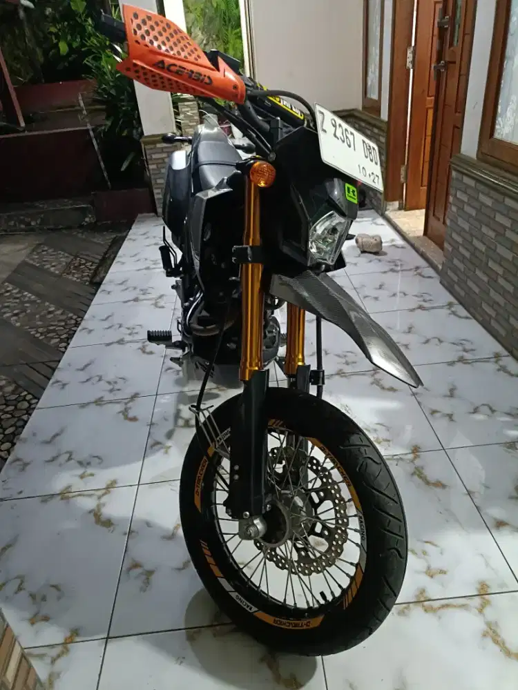 kawasaki d tracker like new