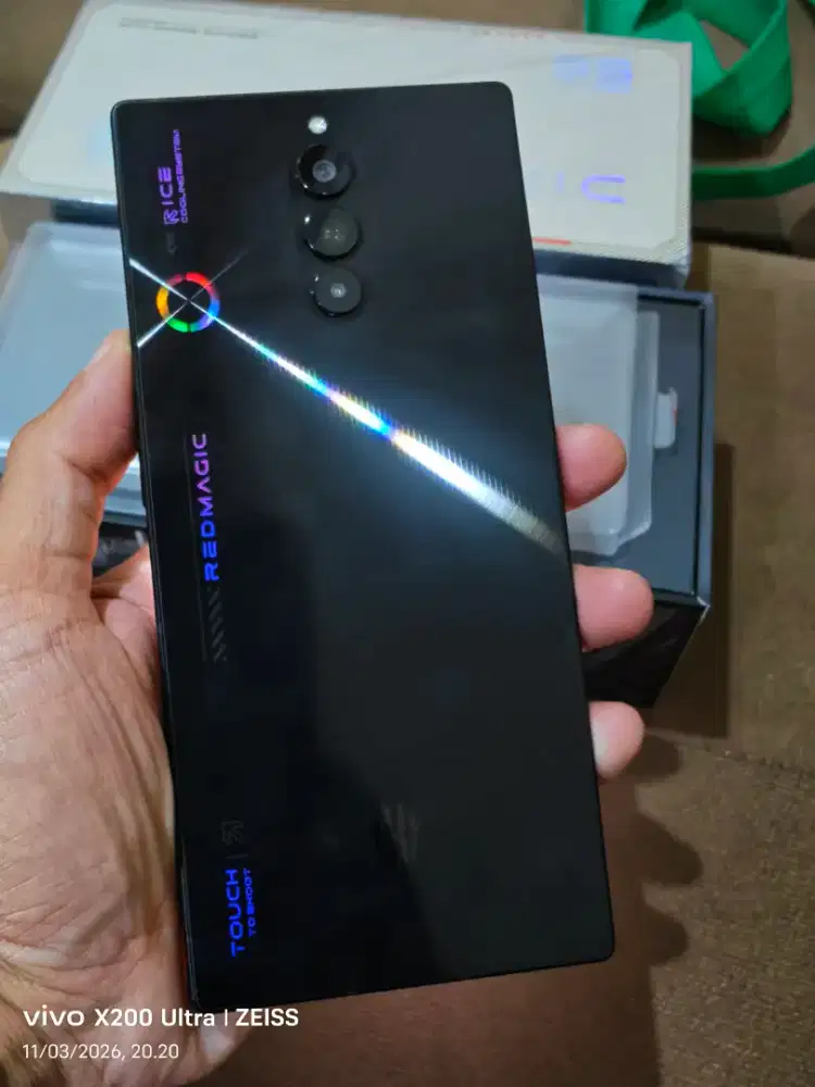 redmagic 8s pro 12/256 like new