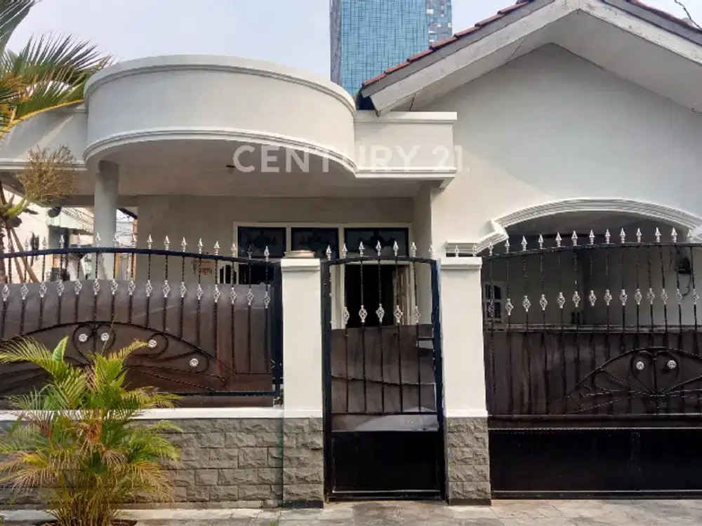 Dijual Rumah 2 Lantai   Lokasi Strategis Menteng Atas, Jakarta Se