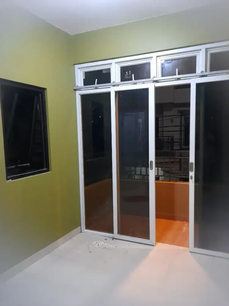 Siap menerima pembuatan kusen aluminuim pintu jendela rumah