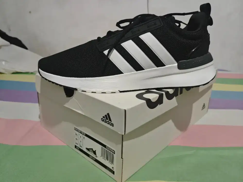 Sepatu Adidas Racer UK 46