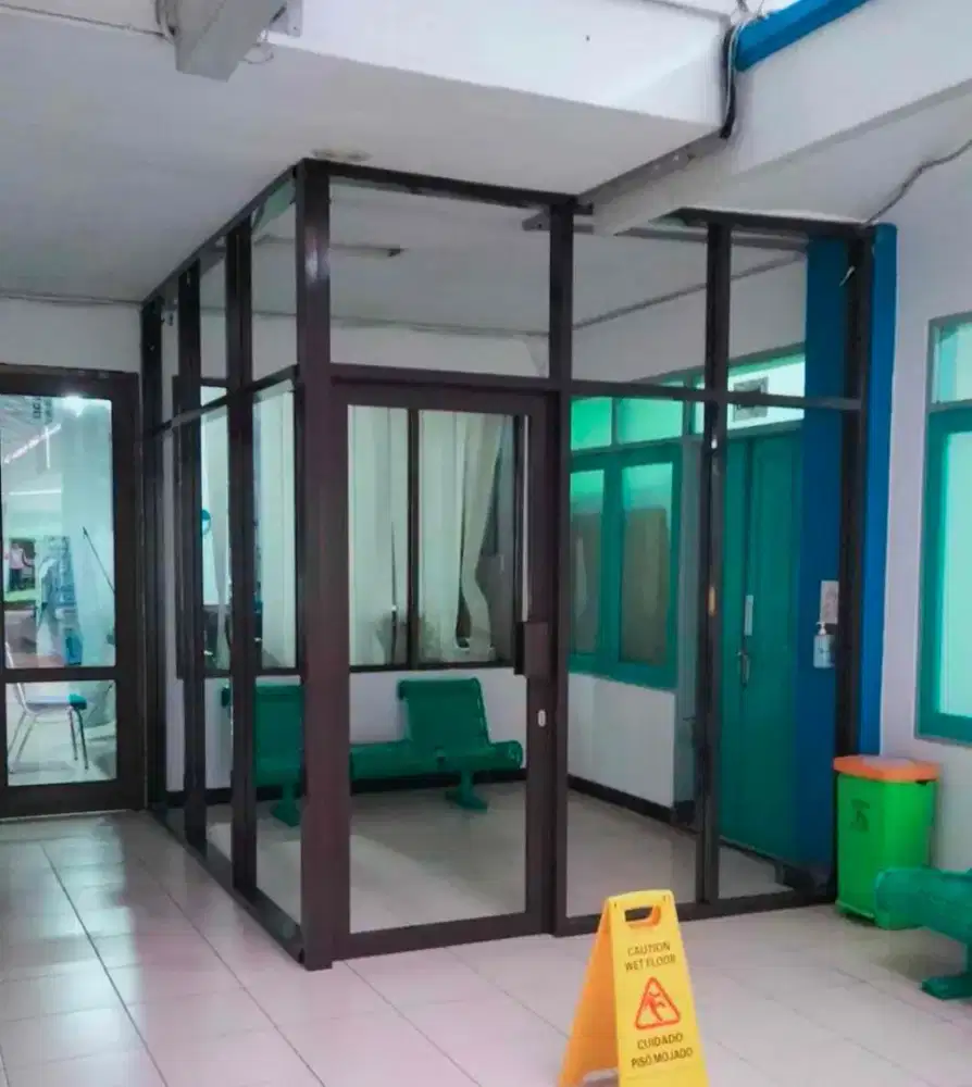 Partisi dan skat ruangan