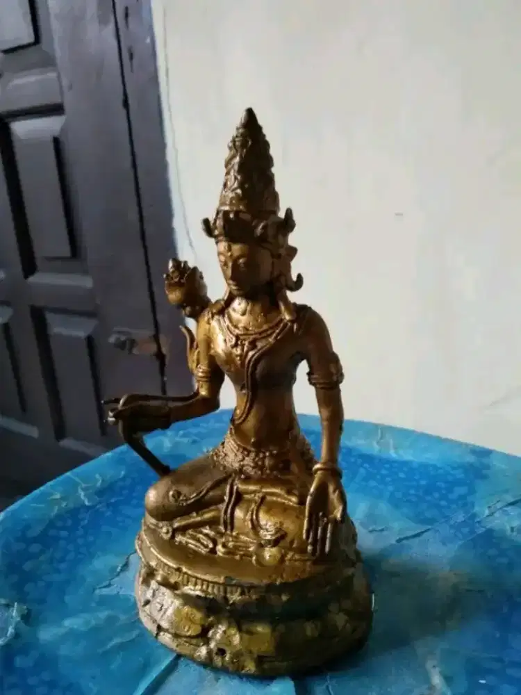 Patung bahan kuningan