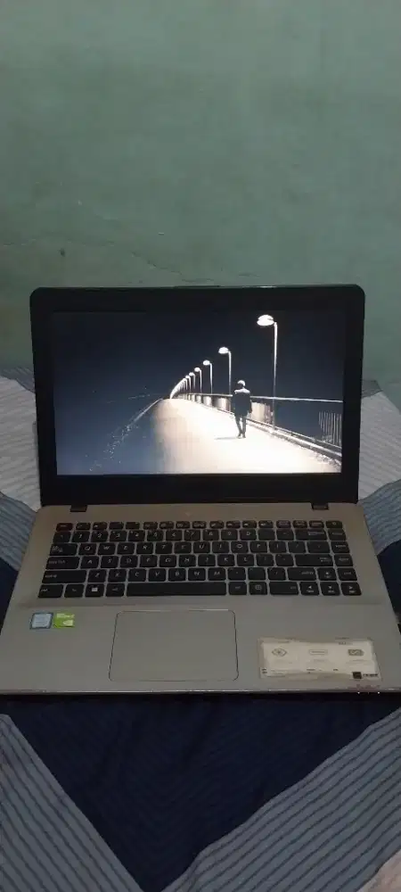 ASUS Vivobook A442UF