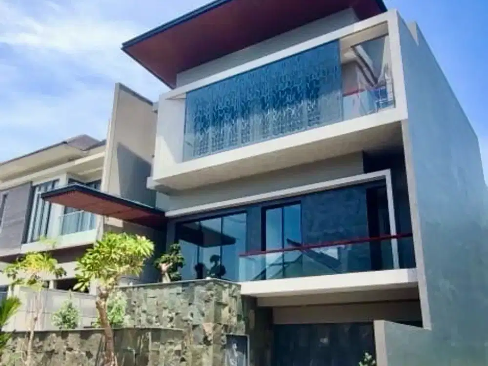 DIJUAL RUMAH WATERFRONT CITRALAND COZY HOME 5KT 3 LANTAI SUPER LUX