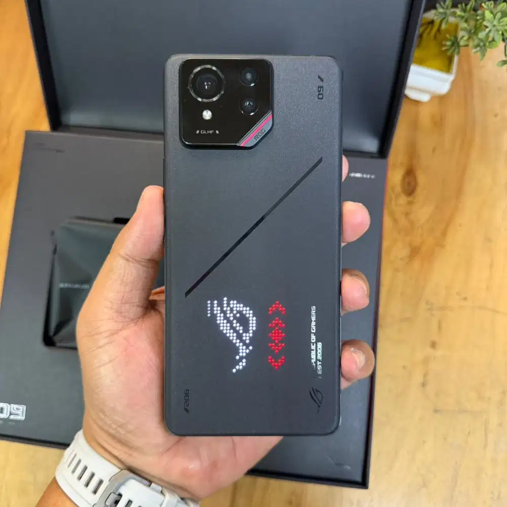 Like new Asus Rog Phone 9 Pro 5G 16/512GB Garansi resmi Juli 2026