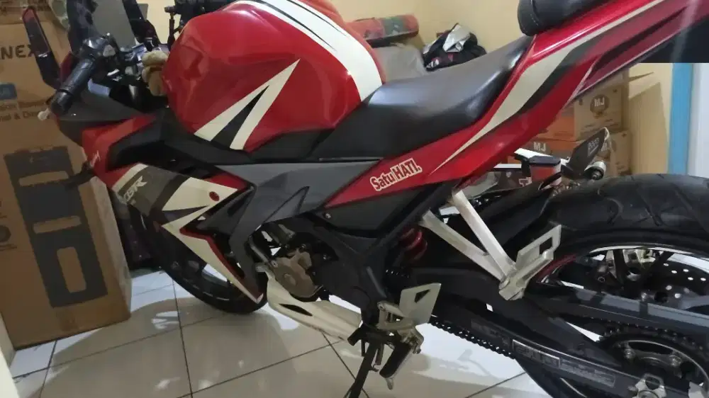 Di jual Cbr 2017 merah putih