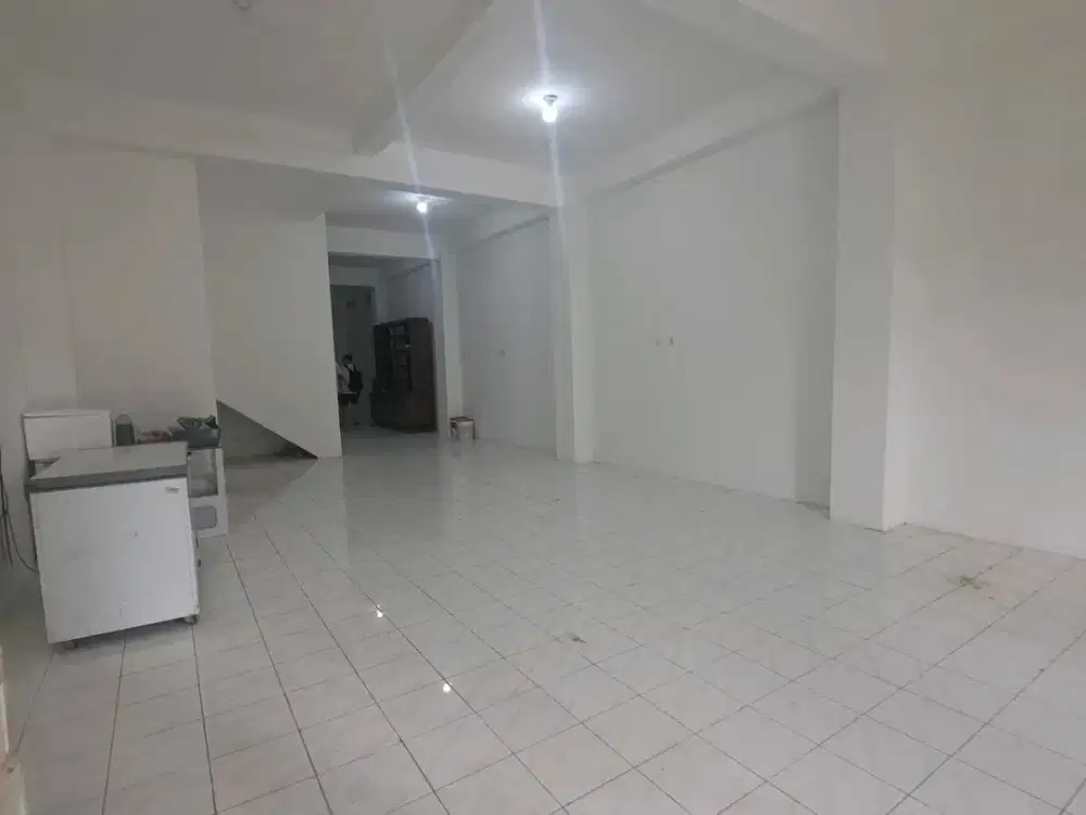 commercial 3 lantai di nol raya gatsu