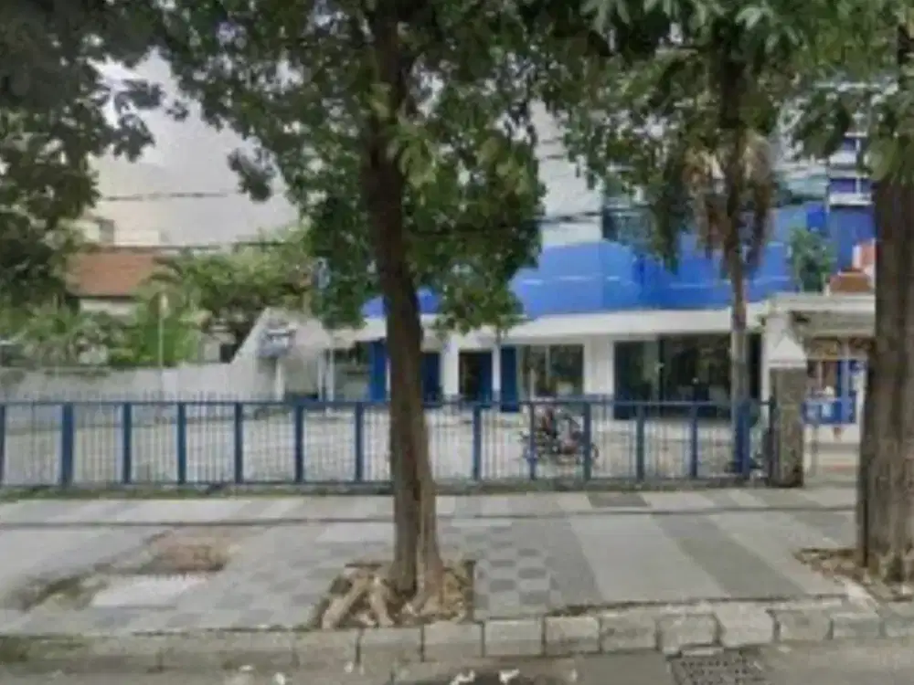 Area komersial tengah kota di Raya Gubeng, Surabaya