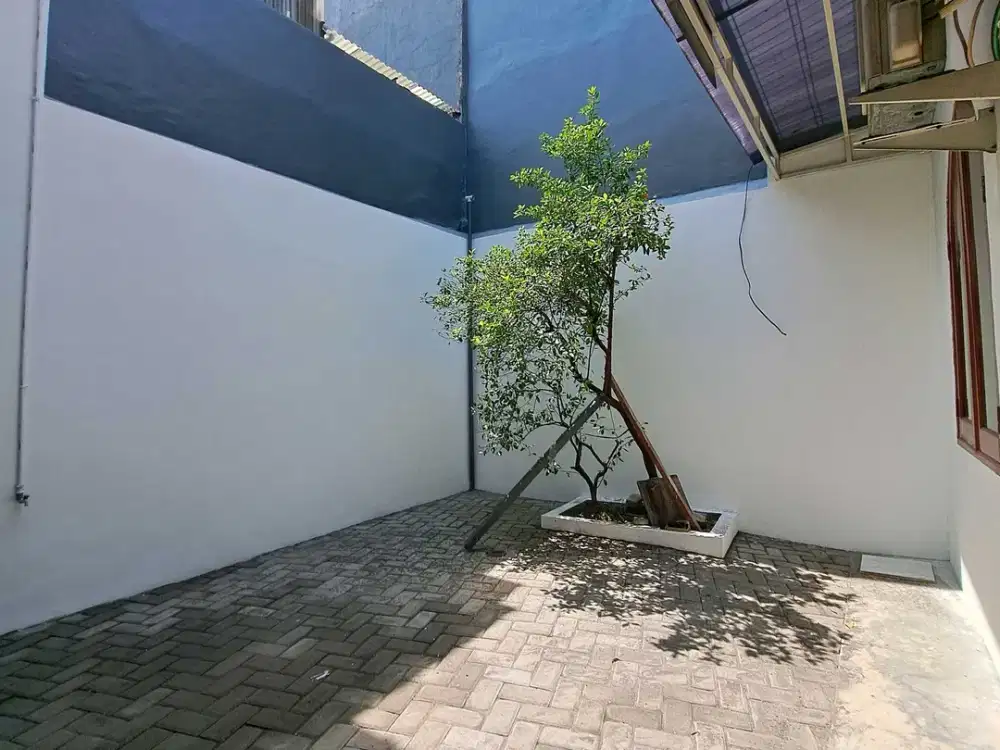 baruk, persis di baliknya superindo dan starbucks MERR