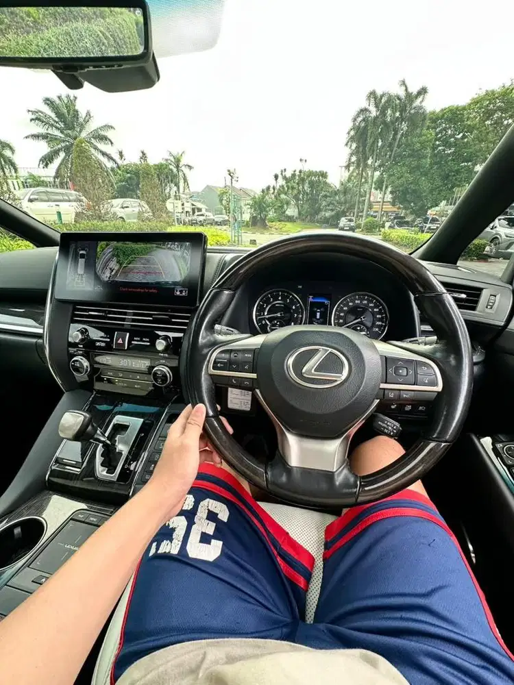(CASH) Lexus LM350 7 Seaters 2022