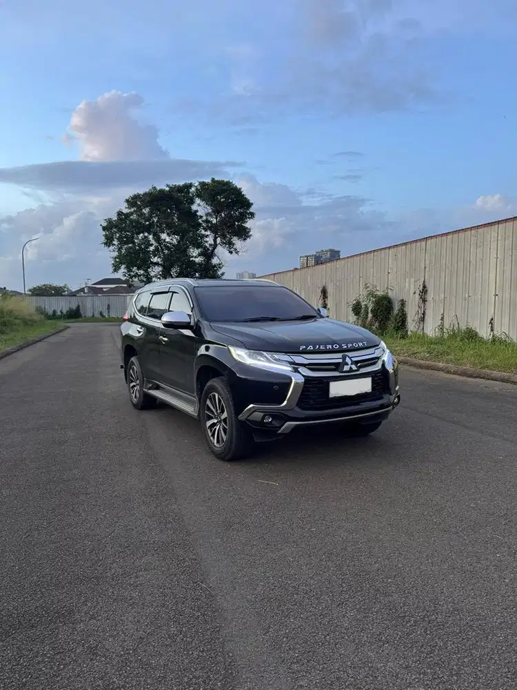 Mitsubishi Pajero Sport 2.4L Dakar 4x2 AT