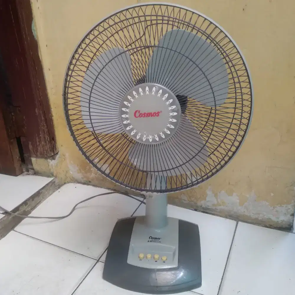 Kipas Angin Cosmos Duduk