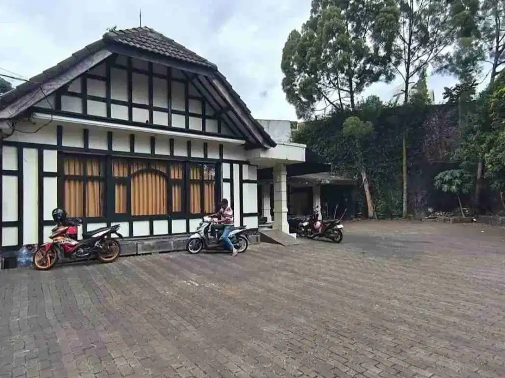 Rumah Ex Resto Cafe Di Kawasan Dago Juanda Bandung