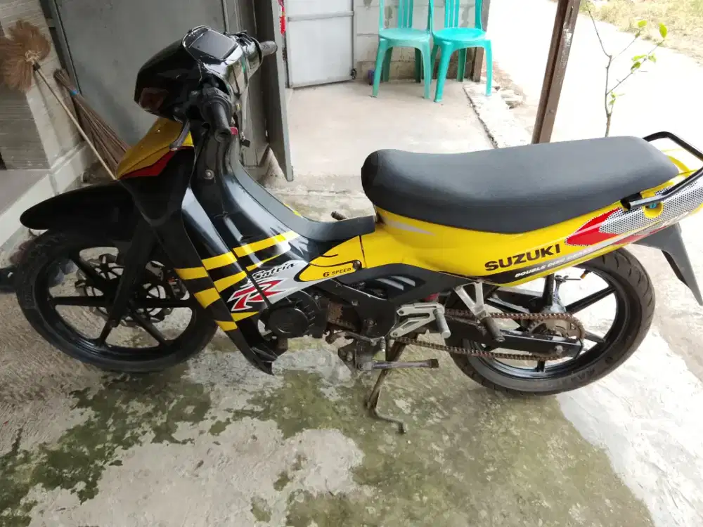 SATRIA SUZUKI LUMBA KUNING HITAM
