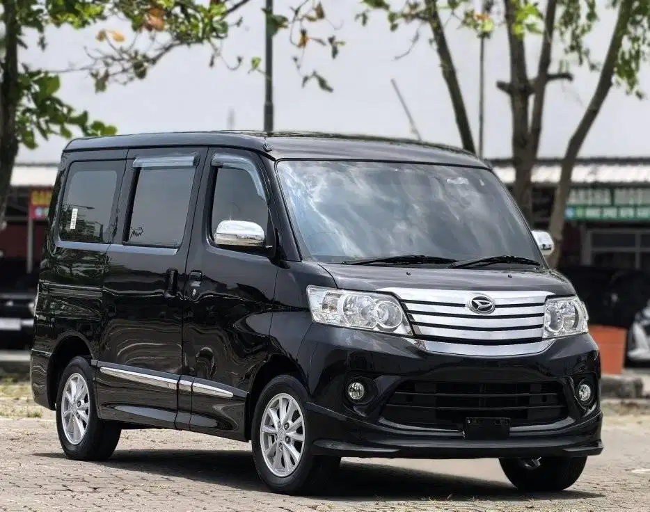 Daihatsu Luxio X 2022 Automatic Plat H Istimewa Like New KM 80