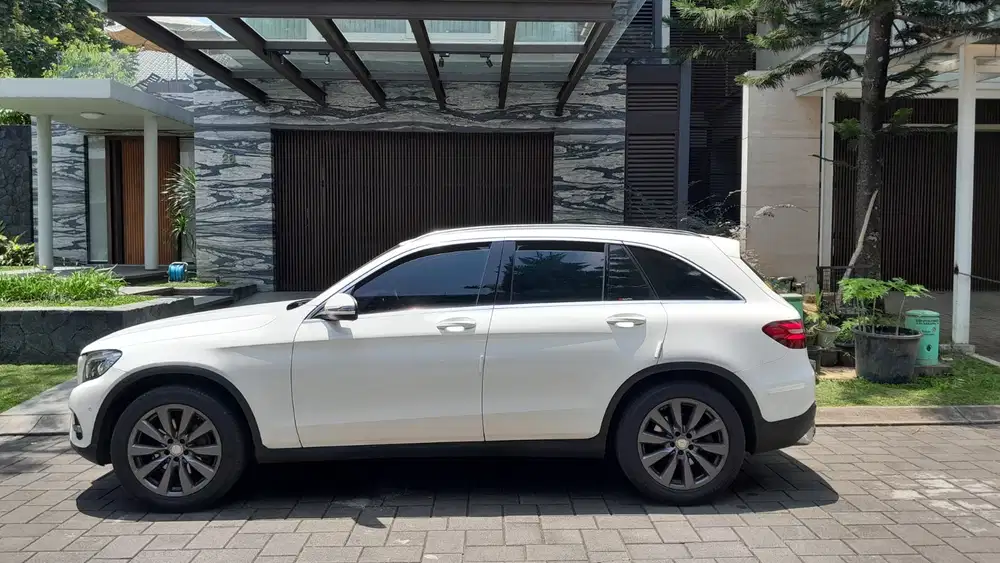 Mercedes-Benz GLC250 2015 Bensin