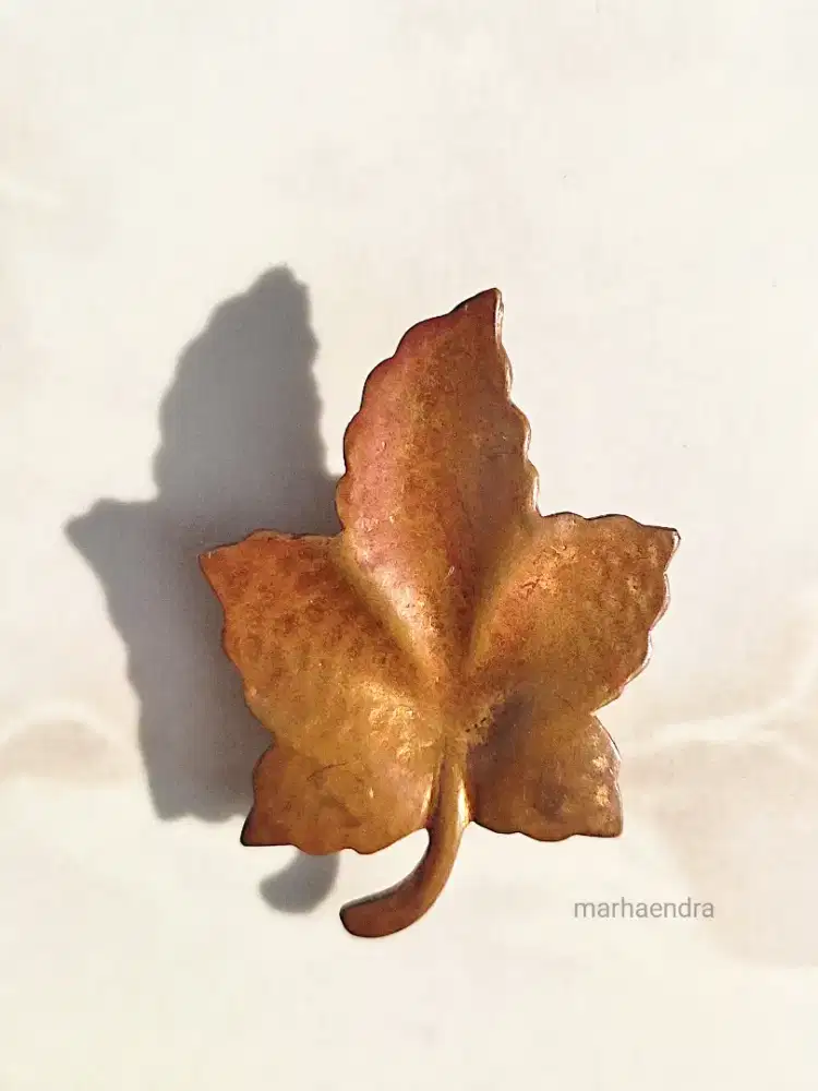 Bros daun maple buatan eropa vintage jadul