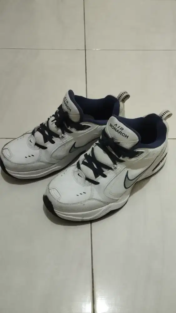Sepatu nike air monach 44 (ORIGINAL)