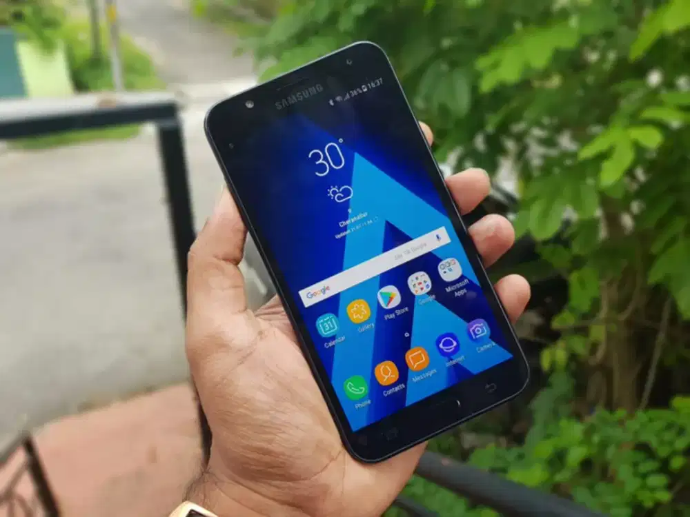 Samsung Galaxy J7 Core