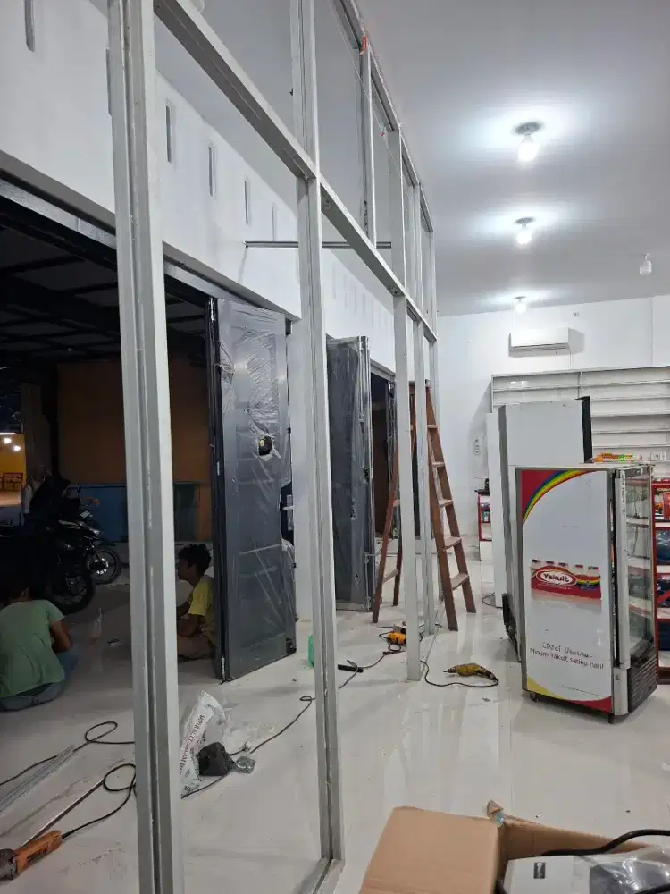 Partisi Kaca / Sekat Ruangan