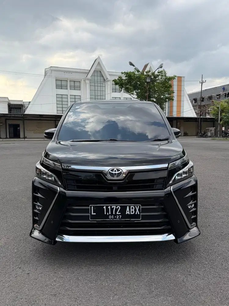 TOYOTA VOXY 2.0 MATIC 2018#ISTIMEWA#