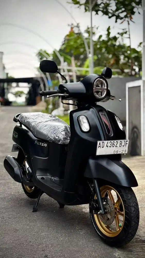 Yamaha FAZZIO LUX HYBRID KEYLESS ISTIMEWA